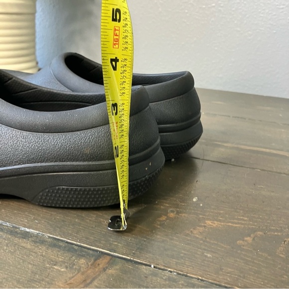 Crocs On The Clock Work Slip-on Black 6 Comfort Casual - Picture 9 of 10